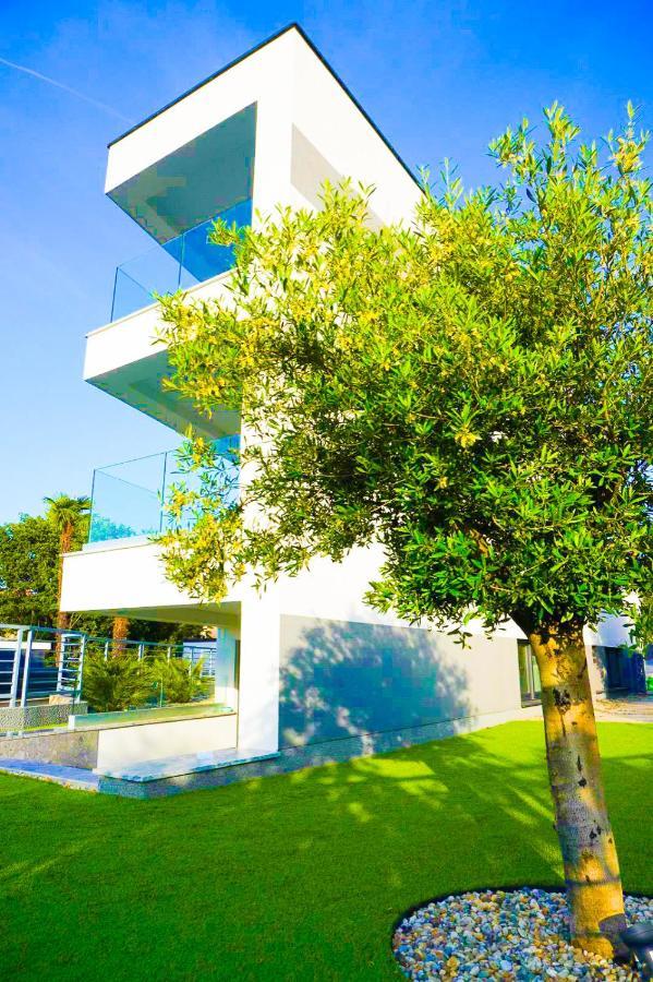 Villa Mirno More Apartments Malinska Extérieur photo