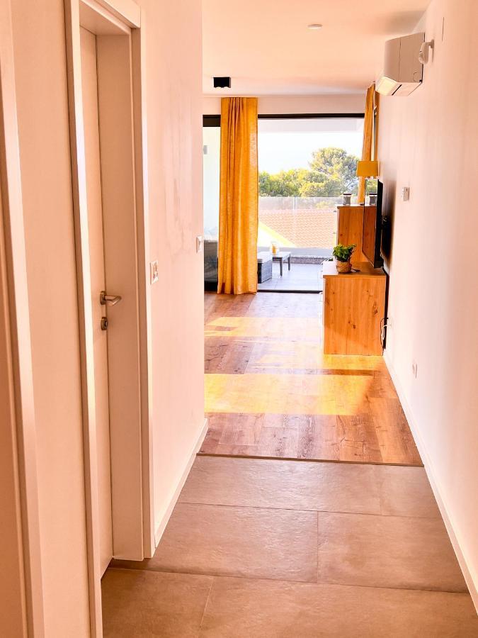 Villa Mirno More Apartments Malinska Extérieur photo