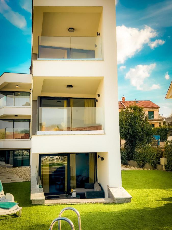 Villa Mirno More Apartments Malinska Extérieur photo