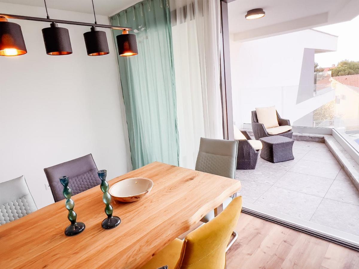 Villa Mirno More Apartments Malinska Extérieur photo
