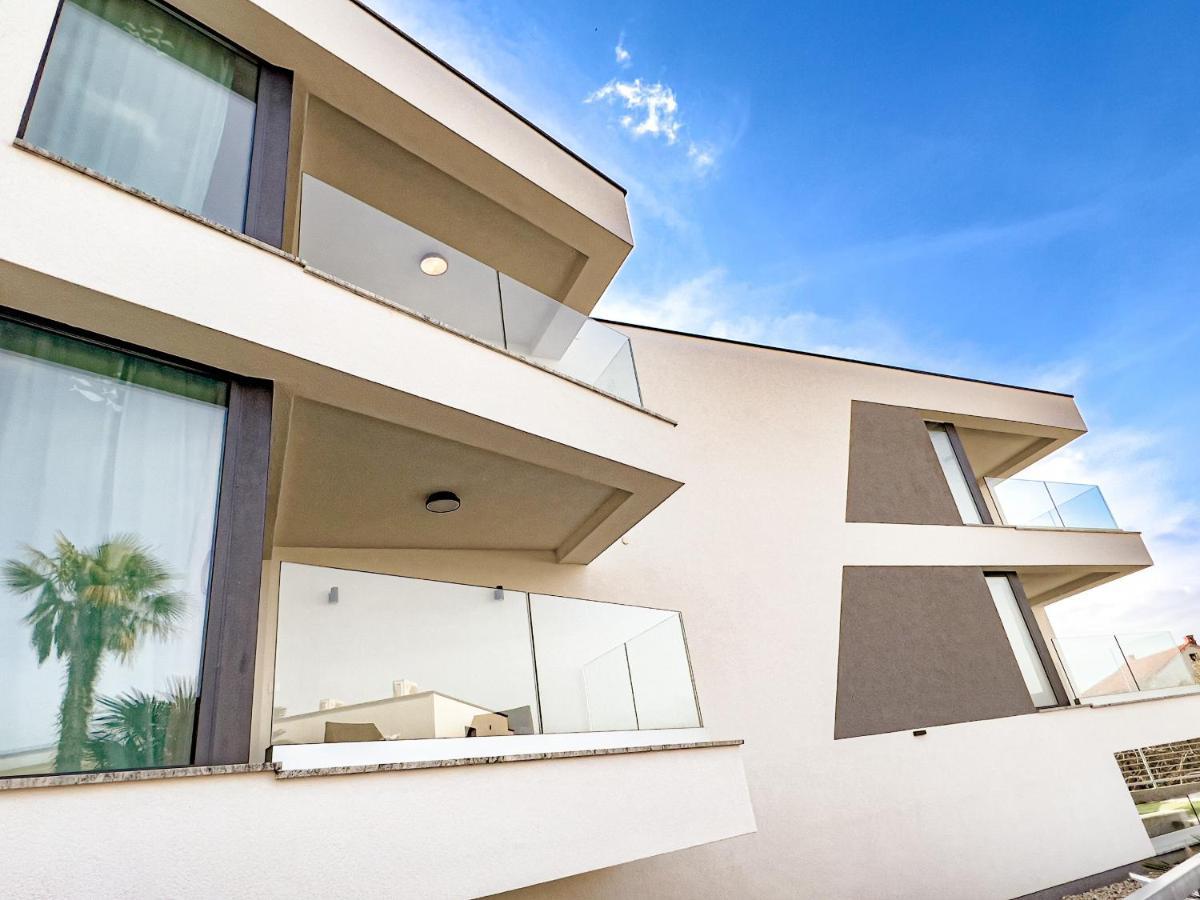 Villa Mirno More Apartments Malinska Extérieur photo