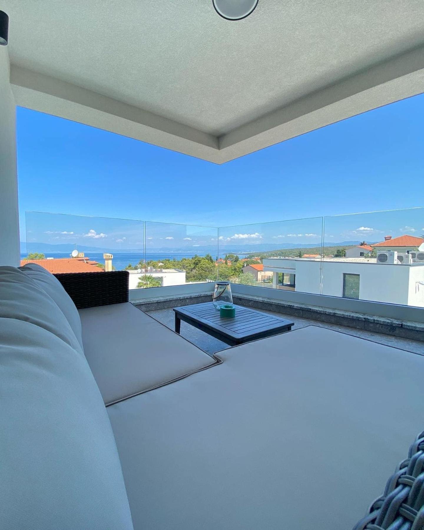 Villa Mirno More Apartments Malinska Extérieur photo